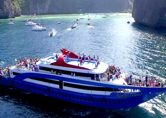 Phi Phi Island Tour by big boat Tour