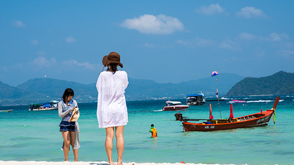 Raya Coral Island half day tour by catamaran