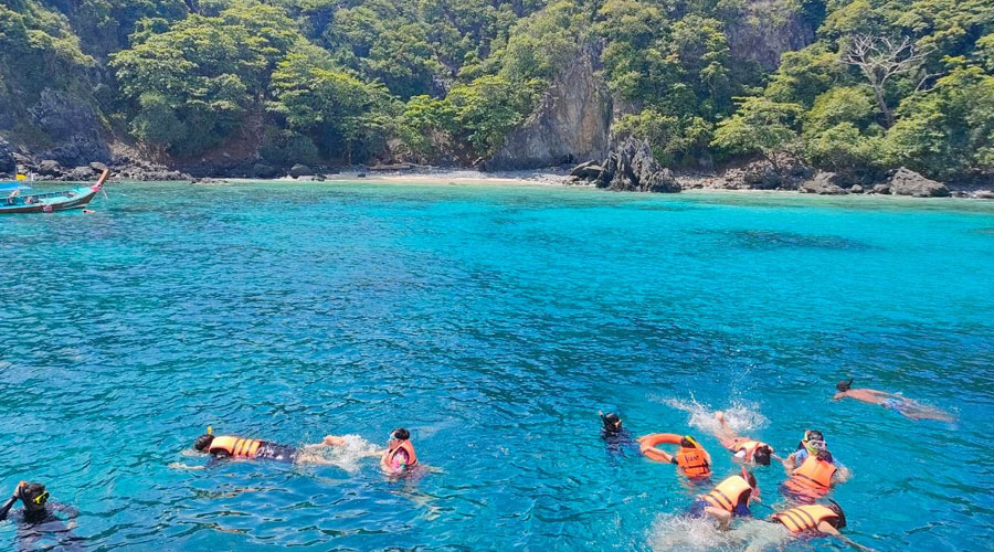Private Catamaran Yacht Charters
