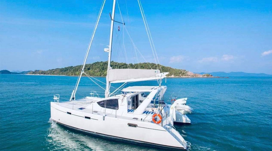Private Catamaran Yacht Charters