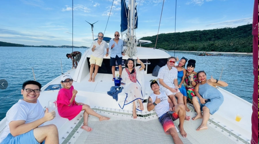Private Catamaran Yacht Charters