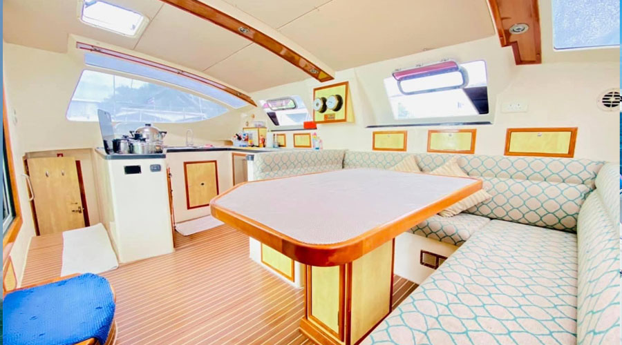 Private Catamaran Yacht Charters