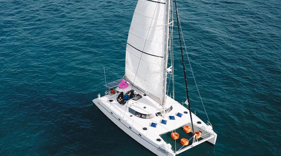 Private Catamaran Yacht Charters